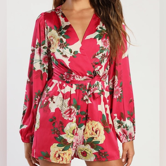 NEW Lulu’s XS Lovable Blossom Hot Pink Floral Print Satin Surplice Romper - Picture 2 of 11